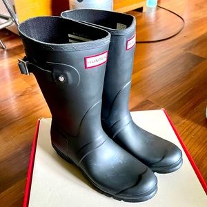 Hunter original Short Black Boots size 11